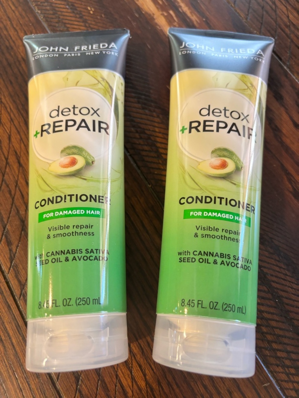 John Frieda Detox + Repair Conditioner, designed for dry, damaged hair new x2